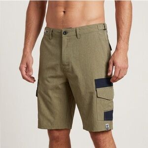 SALTY CREW Men’s Khaki Cargo Shorts with Black Trim. Size M
